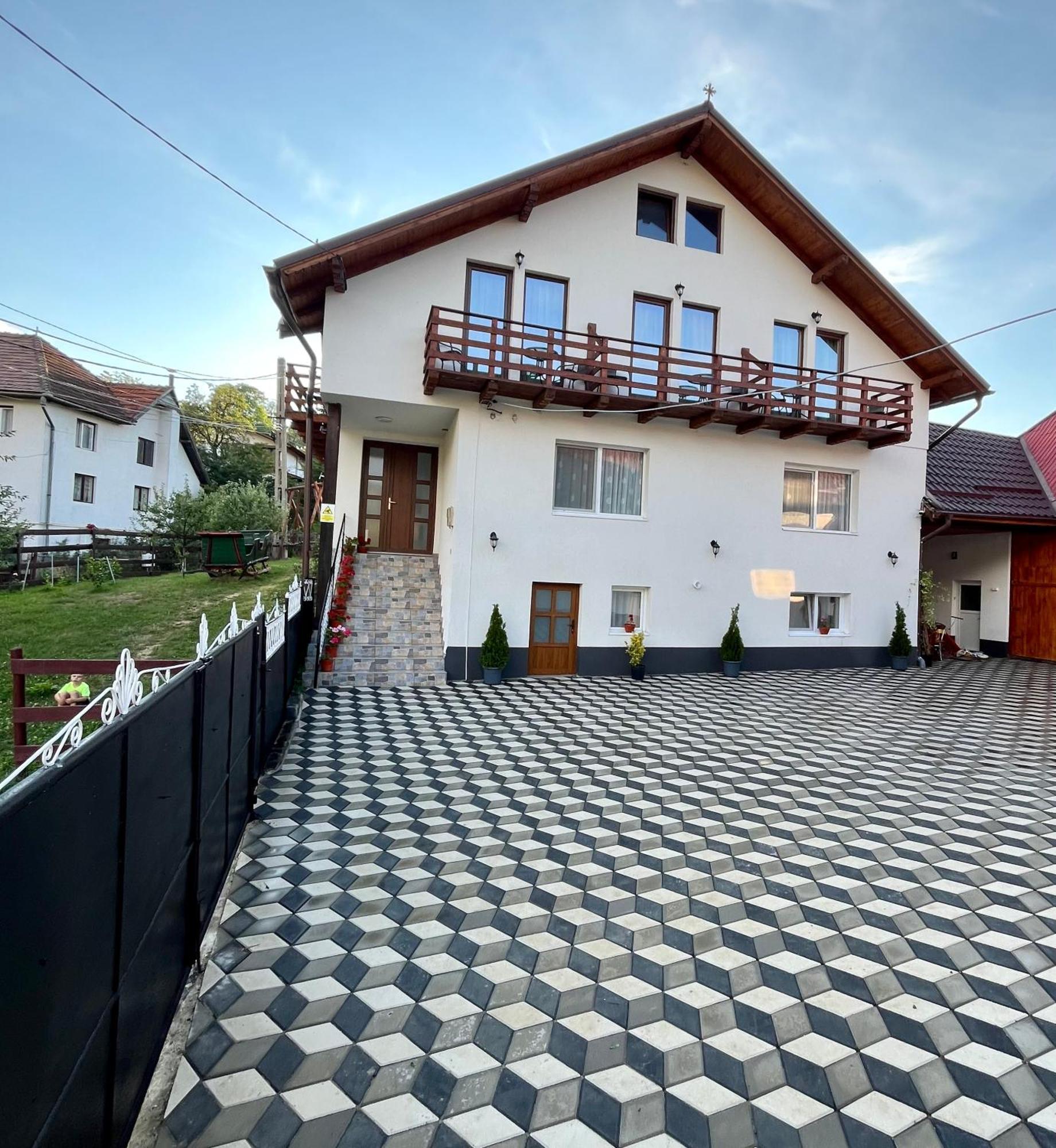 Milea'S Guesthouse Бран Екстер'єр фото